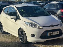 White Used 2011 Ford Fiesta Zetec Hatchback | £2,995 (Fair price)