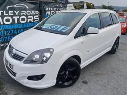 White Used 2011 Vauxhall Zafira SRi MPV | £2,495 (Good price)