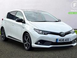 White/black Used 2018 Toyota Auris Hybrid Design Hatchback | £14,899 (Fair price)