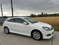 White Used 2010 Vauxhall Astra SRi Hatchback | £2,000 (Good price)