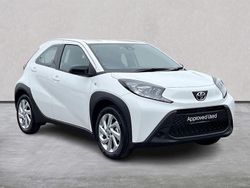 White New 2025 Toyota Aygo X PURE SUV | £14,949