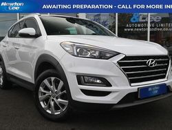 White Used 2019 Hyundai Tucson SE SUV | £12,500 (Good price)