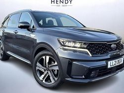 Used 2022 Kia Sorento SUV | £33,999 (A bit pricey)