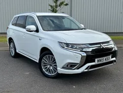 White Used 2019 Mitsubishi Outlander P-HEV Estate | £14,995 (A bit pricey)