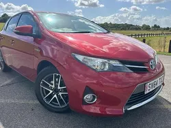 Used 2014 Toyota Auris Hybrid | £7,990 (Fair price)