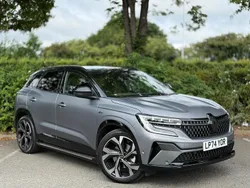 Special two tone matte shadow grey with diamond black roof Used 2025 Renault Austral Techno Esprit Alpine SUV | £29,490 (Expensive)