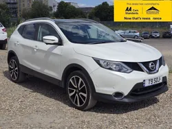 White Used 2017 Nissan Qashqai Tekna SUV | £9,980 (Good price)