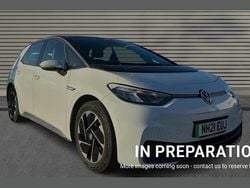 Glacier white metallic black Used 2021 VW ID.3 Pro Performance Hatchback | £14,719 (Fair price)