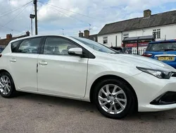 Used 2016 Toyota Auris Business Edition | £7,000 (Fair price)