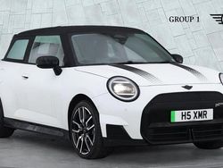 White Used 2024 Mini Cooper SE Hatch Hatchback | £26,950