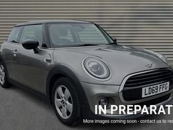 Silver Used 2019 Mini Cooper Classic Hatchback | £10,563 (Good price)