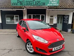 Red Used 2016 Ford Fiesta Zetec Hatchback | £5,299 (Good price)