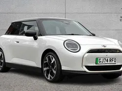 White Used 2024 Mini Cooper SE Hatch Hatchback | £31,995