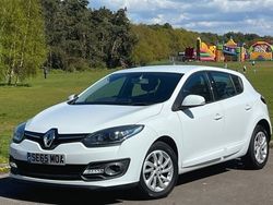 White Used 2015 Renault Mégane III Dynamique Hatchback | £6,985 (A bit pricey)