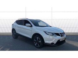 White Used 2017 Nissan Qashqai N-Connecta SUV | £12,330 (Fair price)