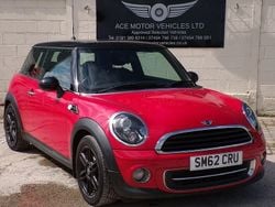 Chili red Used 2012 Mini Cooper Hatch Hatchback | £3,250 (Expensive)