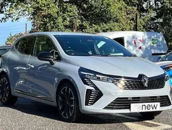 Metallic ceramic grey Used 2025 Renault Clio V Techno Hatchback | £19,340 (Fair price)