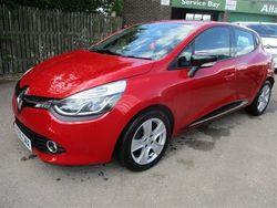 Red Used 2016 Renault Clio IV Dynamique Hatchback | £7,999 (Fair price)