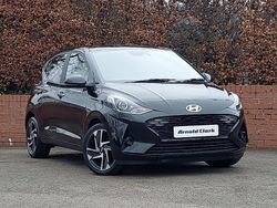 Black Used 2024 Hyundai i10 Premium Hatchback | £14,698 (Fair price)
