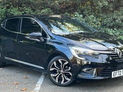 Metallic diamond black Used 2022 Renault Clio V Techno Hatchback | £13,548 (Fair price)