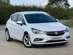 White Used 2018 Vauxhall Astra SRi Hatchback | £6,750 (Good price)