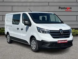 Glacier white New 2025 Renault Trafic Van | £23,495