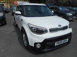 Ice white Used 2019 Kia Soul SUV | £7,995 (Fair price)