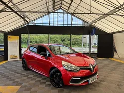 Red Used 2016 Renault Clio IV Hatchback | £11,995 (Expensive)