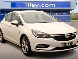 White Used 2017 Vauxhall Astra SRi Hatchback | £5,990 (Fair price)