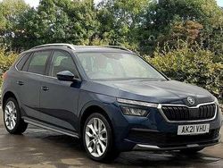 Petrol blue metallic Used 2021 Skoda Kamiq SE L SUV | £14,990 (Fair price)