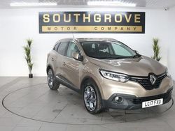 Beige Used 2017 Renault Kadjar Dynamique SUV | £7,689 (Fair price)