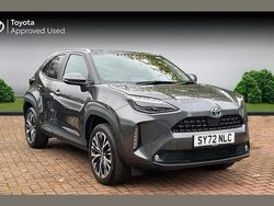 Decuma grey Used 2022 Toyota Yaris Hybrid SUV | £22,490 (Fair price)