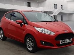 Red Used 2013 Ford Fiesta Zetec Hatchback | £2,980 (Fair price)