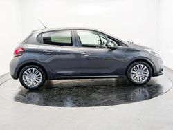 Grey Used 2019 Peugeot 208 Signature Sky Hatchback | £9,490 (Fair price)