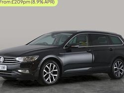Black Used 2022 VW Passat SEL Estate | £14,670 (Good price)