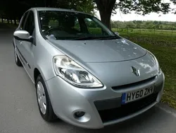 Mercury silver metallic Used 2010 Renault Clio II Expression Hatchback | £4,490 (Fair price)