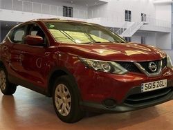Red Used 2015 Nissan Qashqai S SUV | £4,490 (Good price)
