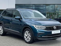 Nightshade blue metallic Used 2022 VW Tiguan Life SUV | £20,045 (Super price)
