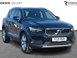 Onyx black Used 2021 Volvo XC40 Momentum SUV | £19,490 (Fair price)