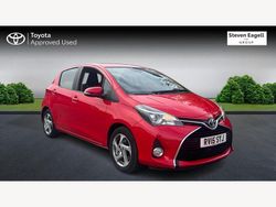 Red Used 2015 Toyota Yaris Hybrid Hatchback | £8,320 (A bit pricey)