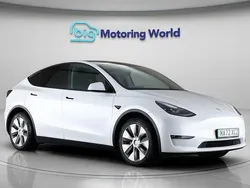 White Used 2022 Tesla Model Y Long Range AWD SUV | £24,000 (Fair price)