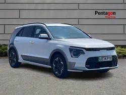 White New 2025 Kia e-Niro 4 SUV | £27,488 (Good price)