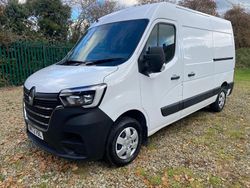 White Used 2022 Renault Master Business Van | £15,990 (Fair price)