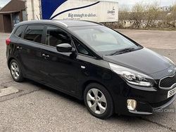 Black Used 2016 Kia Carens MPV | £5,450 (Fair price)