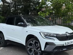 Twotone metallic arctic white with diamond blac Used 2024 Renault Austral Techno Esprit Alpine SUV | £24,440 (Good price)