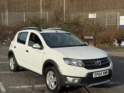 White Used 2014 Dacia Sandero Lauréate Hatchback | £4,495 (Fair price)