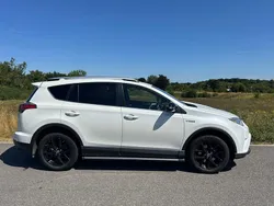 White Used 2018 Toyota RAV4 Hybrid SUV | £15,750 (Fair price)