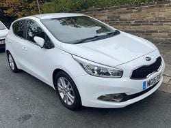 White Used 2015 Kia Ceed 3 Hatchback | £3,649 (Good price)
