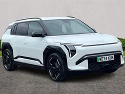 White Used 2025 Kia EV3 GT-Line SUV | £34,195 (Super price)
