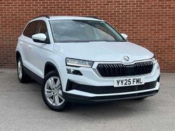 White Used 2025 Skoda Karoq SE Drive SUV | £20,490 (Good price)